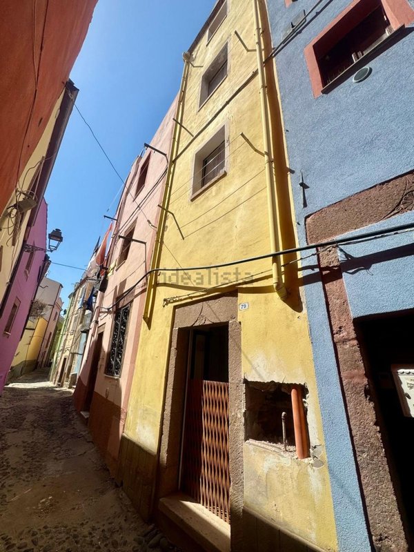 casa indipendente in vendita a Bosa