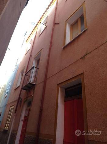 casa indipendente in vendita a Bosa