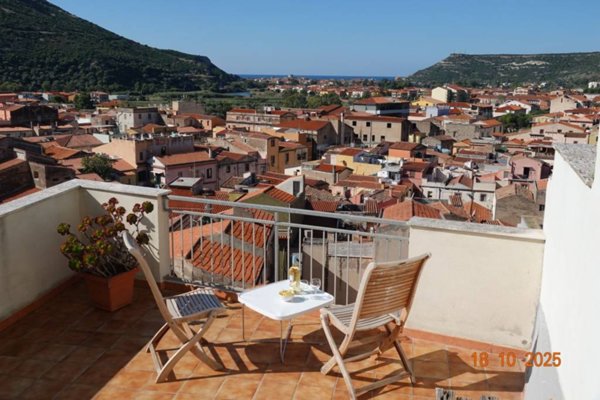 casa indipendente in vendita a Bosa