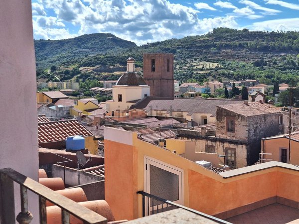 casa indipendente in vendita a Bosa