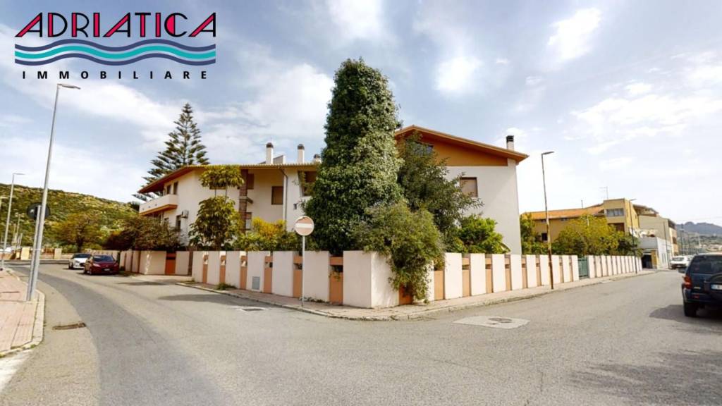 casa indipendente in vendita a Bosa in zona Bosa Marina