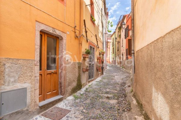 casa indipendente in vendita a Bosa in zona Bosa Marina