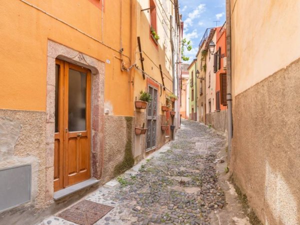 casa indipendente in vendita a Bosa