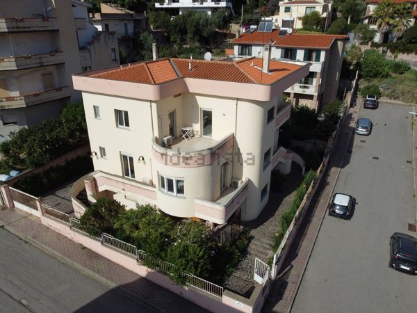 casa indipendente in vendita a Bosa