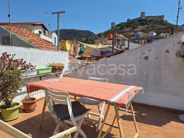 casa indipendente in vendita a Bosa in zona Bosa Marina