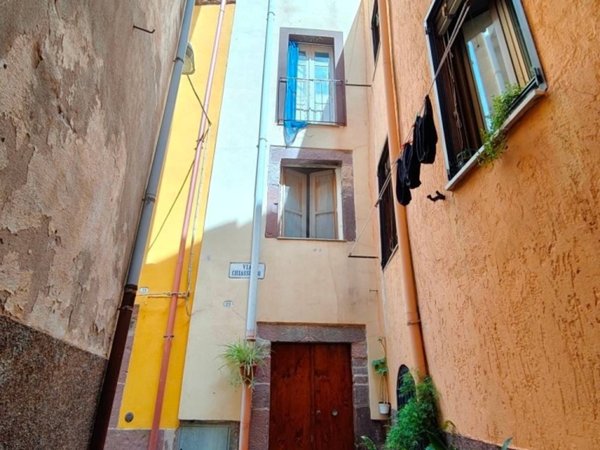 casa indipendente in vendita a Bosa