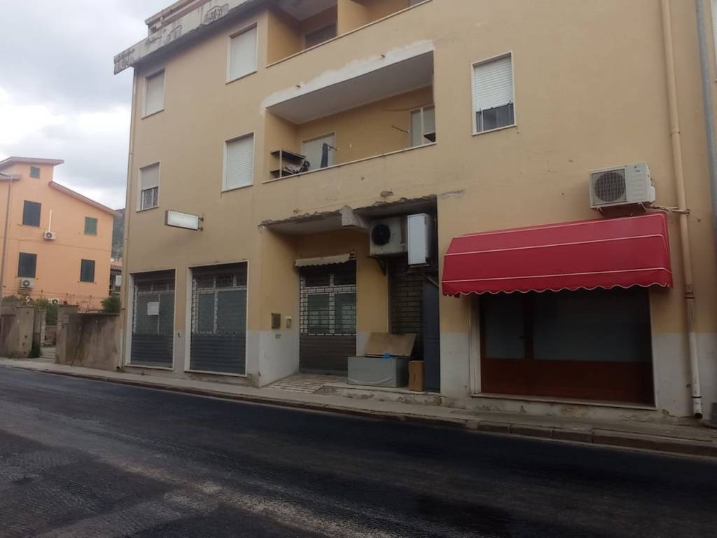 negozio in vendita a Bosa