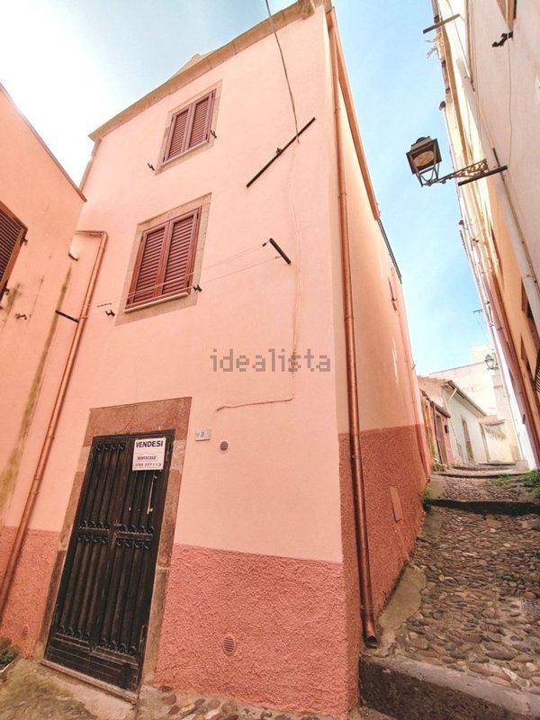 casa indipendente in vendita a Bosa