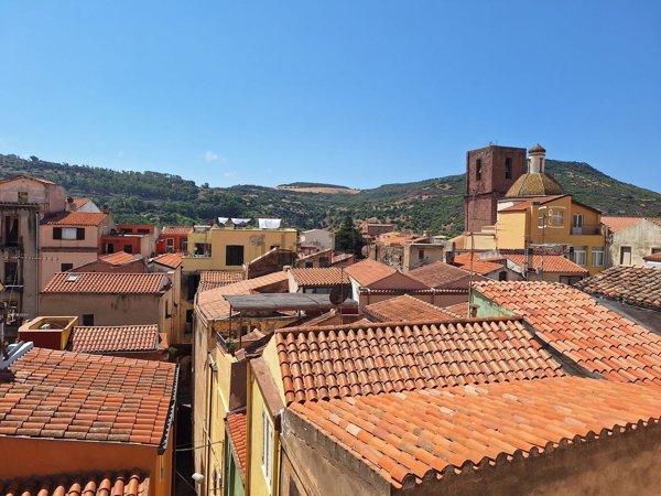 casa indipendente in vendita a Bosa