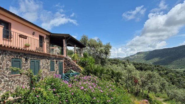 casa indipendente in vendita a Bosa