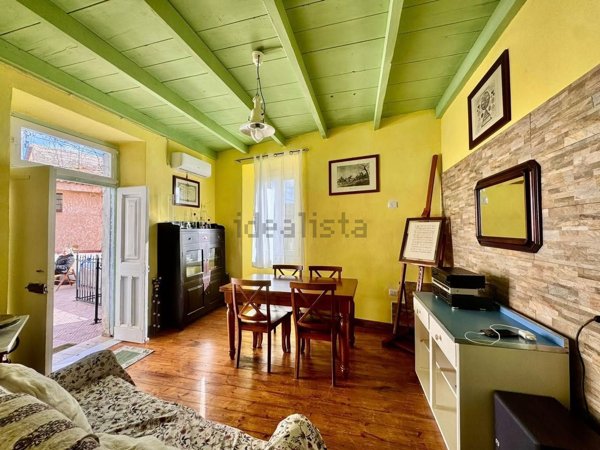 casa indipendente in vendita a Laconi