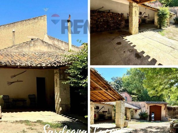 casa indipendente in vendita a Laconi