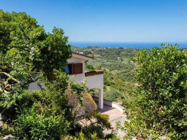 casa indipendente in vendita a Magomadas