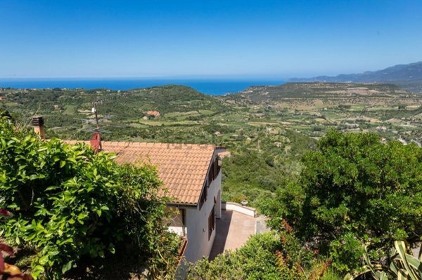 casa indipendente in vendita a Magomadas