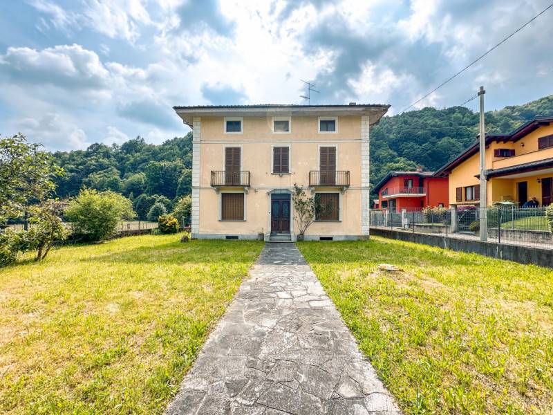 casa indipendente in vendita ad Ailoche