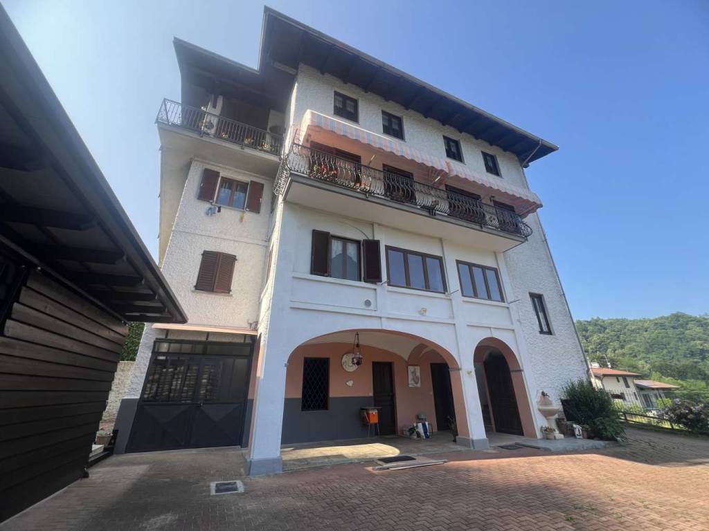 appartamento in vendita ad Ailoche in zona Giunchio