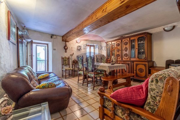 casa semindipendente in vendita ad Ailoche in zona Giunchio