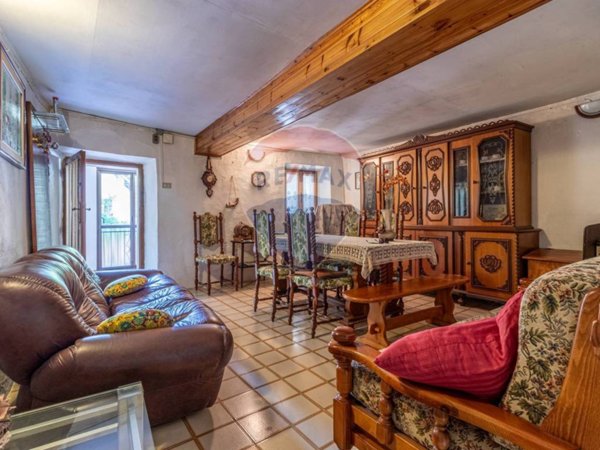 casa semindipendente in vendita ad Ailoche in zona Giunchio