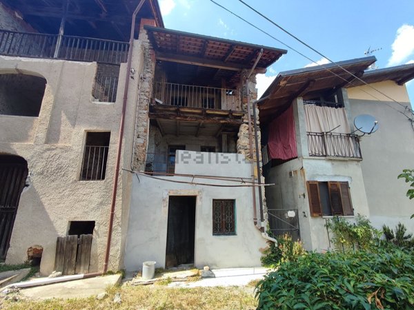 appartamento in vendita ad Ailoche in zona Giunchio