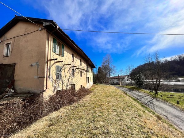 casa indipendente in vendita ad Andorno Micca in zona Lorazzo Inferiore