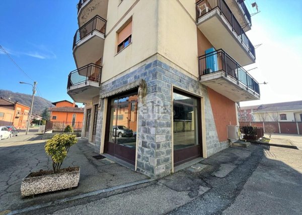 negozio in vendita ad Andorno Micca
