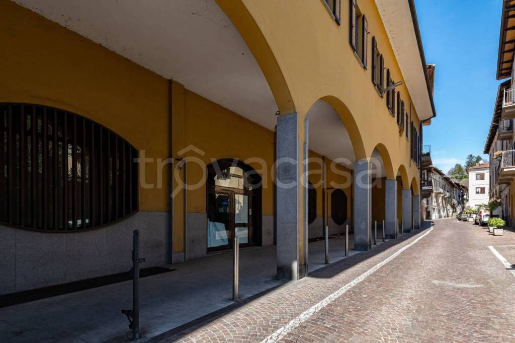 negozio in vendita ad Andorno Micca