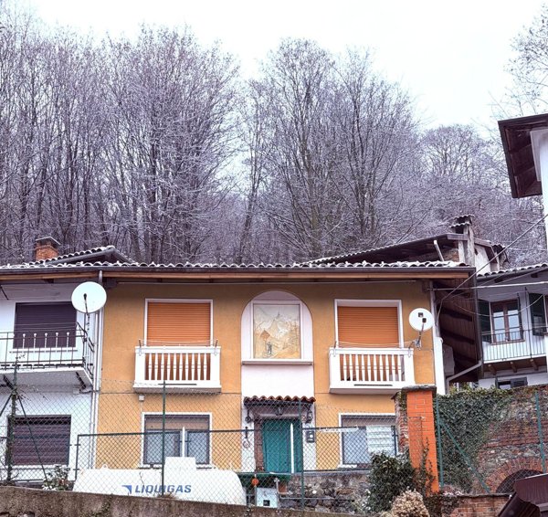 casa indipendente in vendita ad Andorno Micca in zona Colma