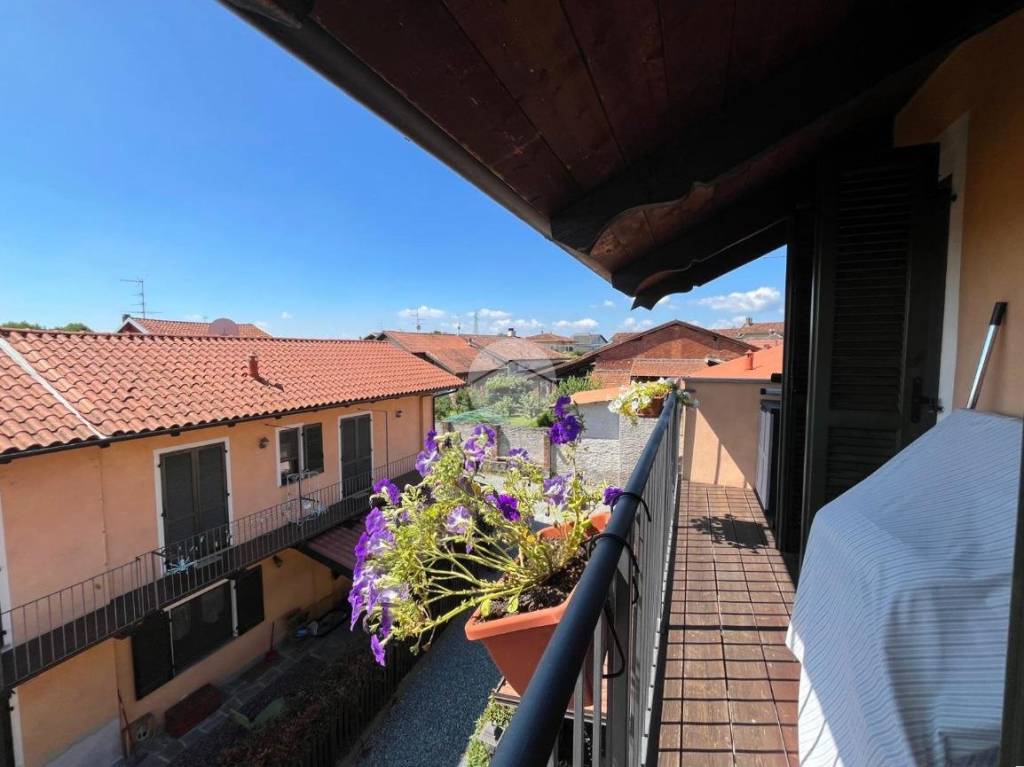 casa indipendente in vendita a Benna