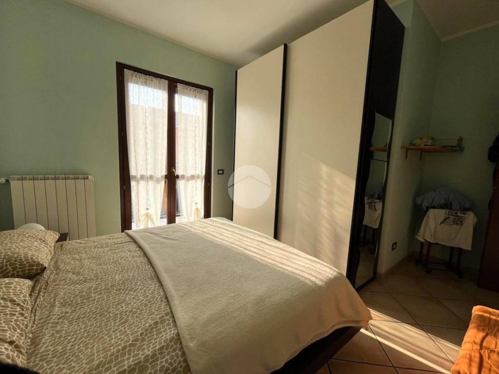 casa indipendente in vendita a Benna