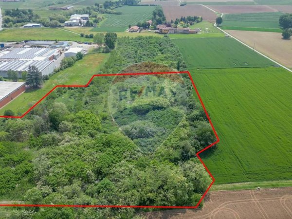 terreno edificabile in vendita a Benna