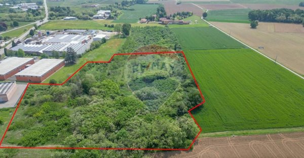 terreno edificabile in vendita a Benna