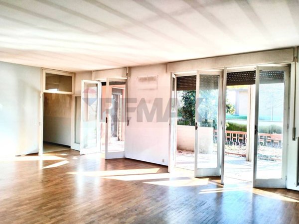 casa indipendente in vendita a Benna