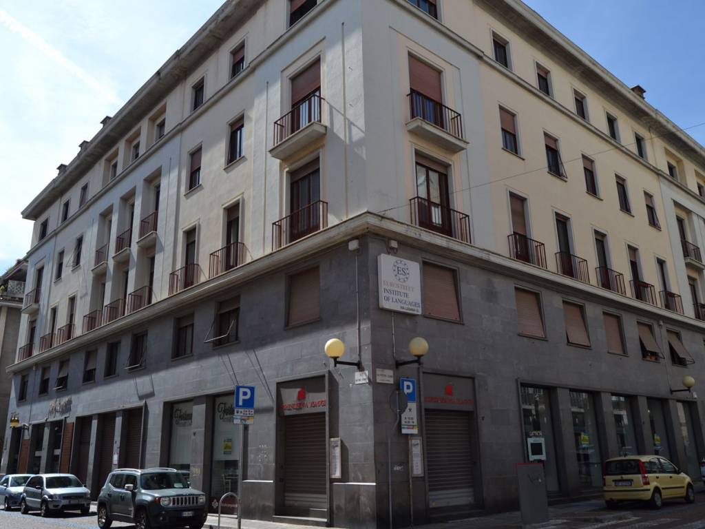 ufficio in vendita a Biella in zona Centro Città