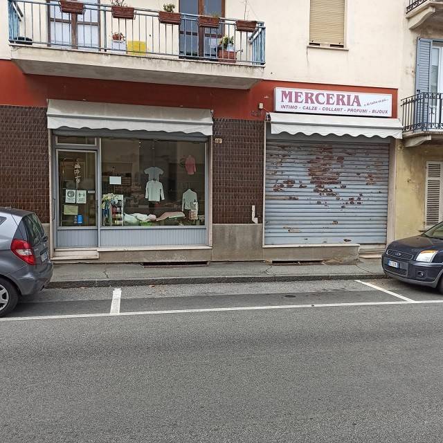 negozio in vendita a Biella in zona Chiavazza