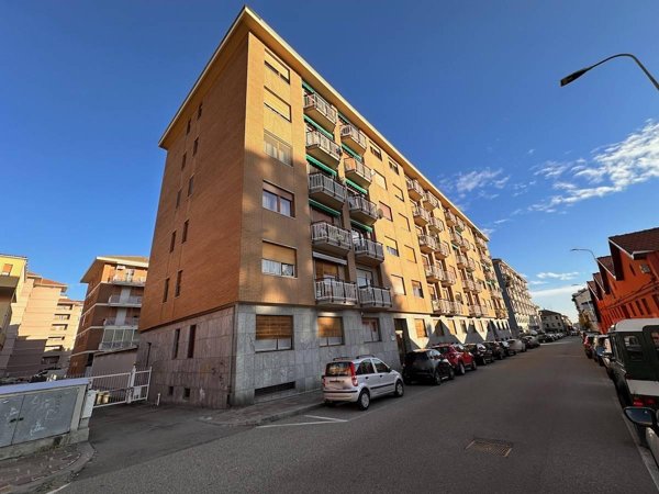 appartamento in vendita a Biella in zona Via Trieste