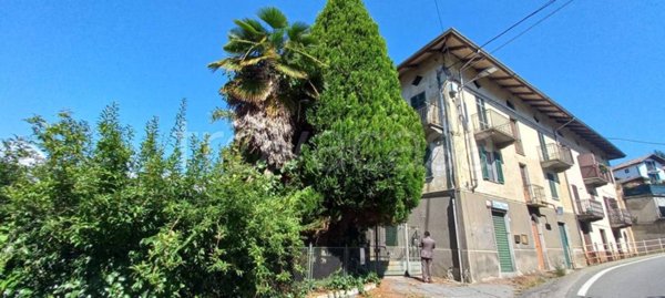 casa indipendente in vendita a Biella in zona Centro Città