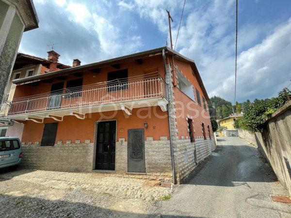 casa indipendente in vendita a Biella in zona Chiavazza