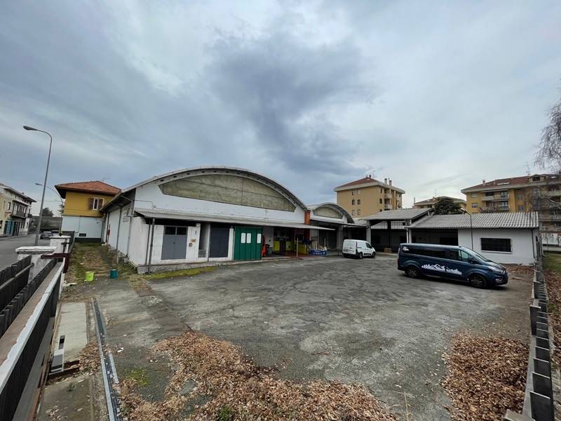 locale commerciale in vendita a Biella in zona Chiavazza
