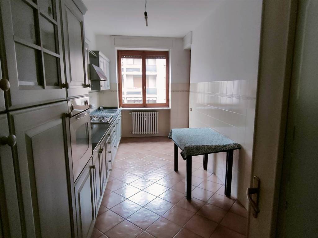 appartamento in vendita a Biella in zona Centro Città