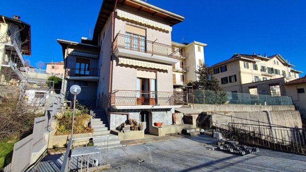 casa indipendente in vendita a Biella in zona Oropa