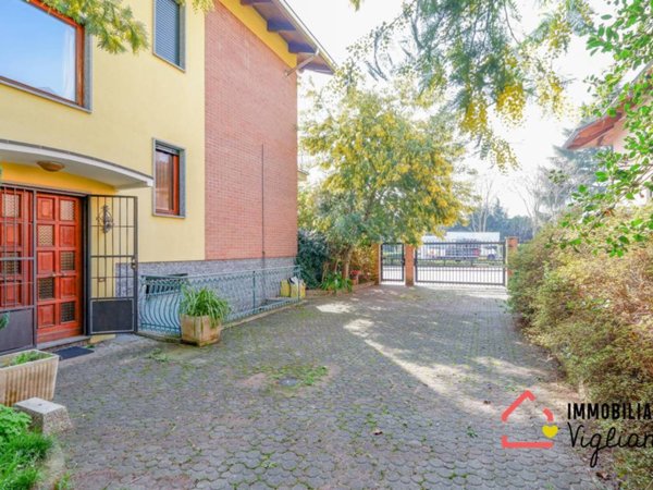 casa indipendente in vendita a Biella in zona Centro Città