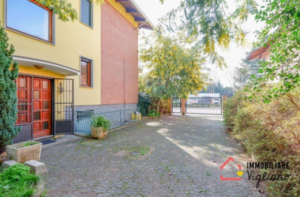 casa indipendente in vendita a Biella in zona Centro Città