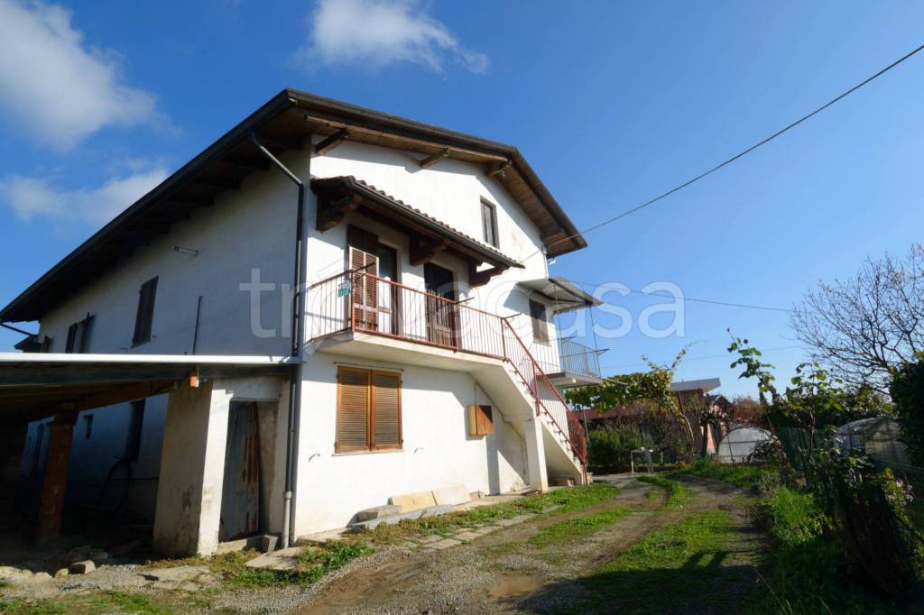 casa indipendente in vendita a Biella in zona Vaglio