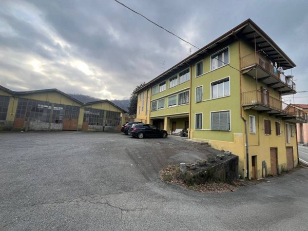 intera palazzina in vendita a Biella in zona Vandorno