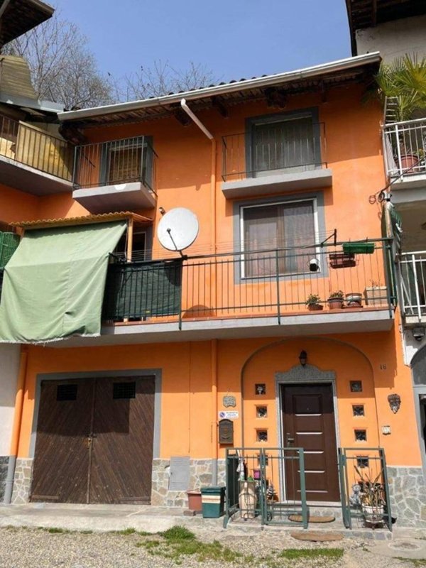 casa indipendente in vendita a Biella