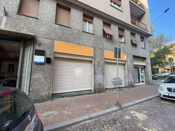 negozio in vendita a Biella in zona Centro Città