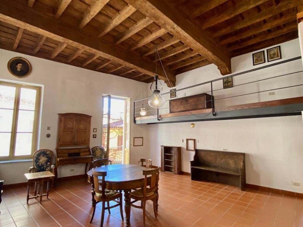 appartamento in vendita a Biella in zona Centro Città