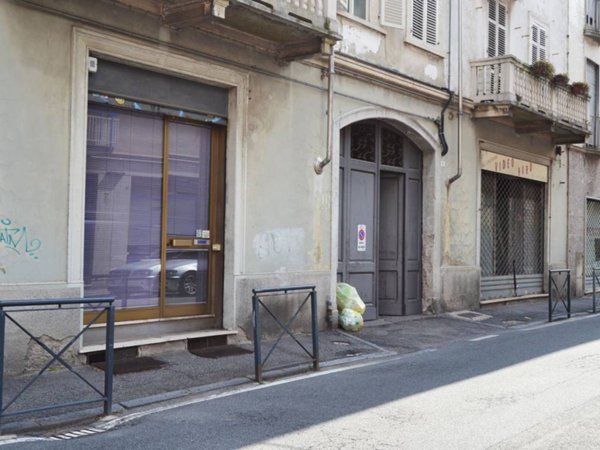 negozio in vendita a Biella in zona Centro Città