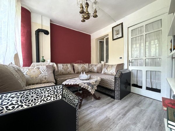 casa indipendente in vendita a Biella in zona Favaro