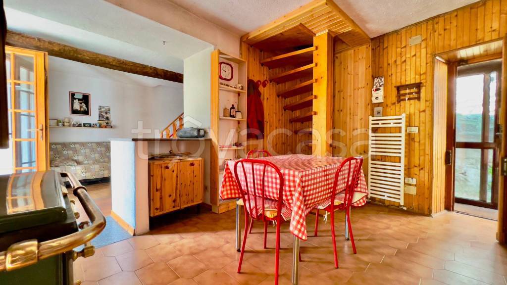 casa indipendente in vendita a Biella in zona Pavignano
